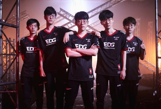 他们通过 他们通过